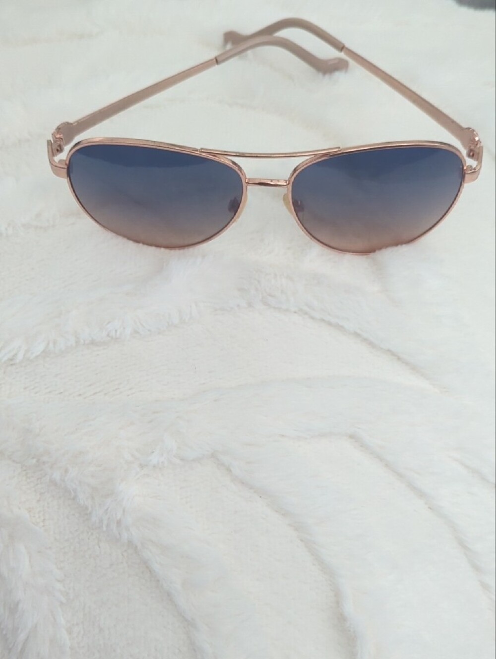 Jessica Simpson Rose Gold Aviator Sunglasses with Gradient Smoke Lenses